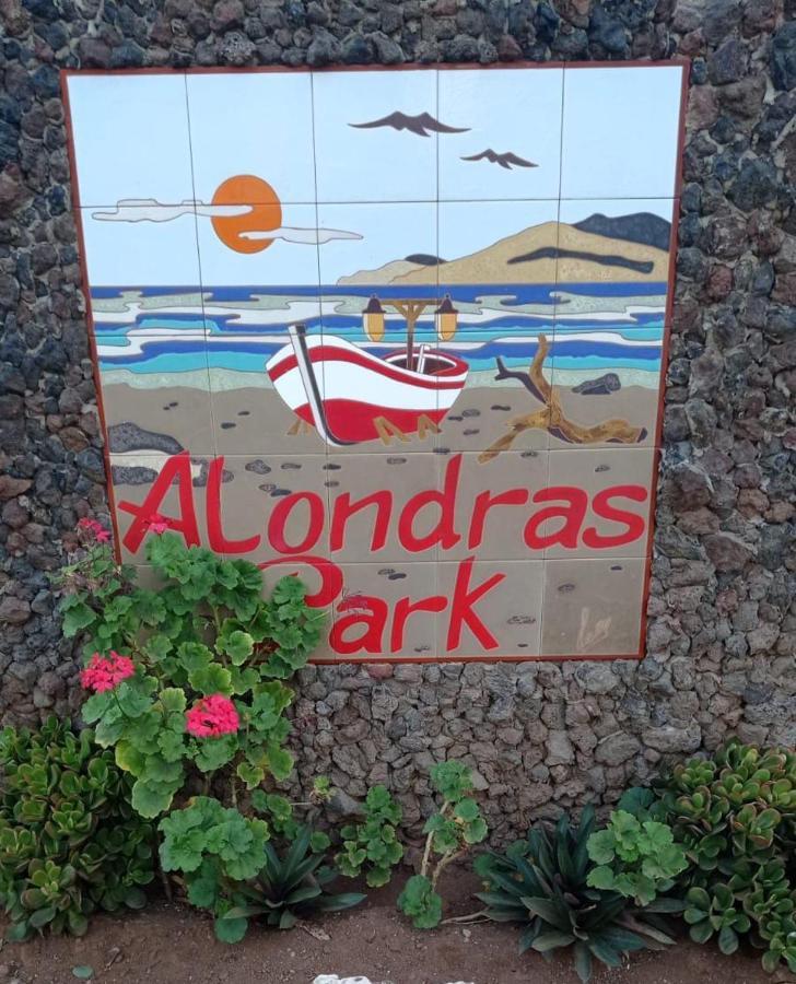 Alondras Park Mialsoma Apartment アロナ エクステリア 写真